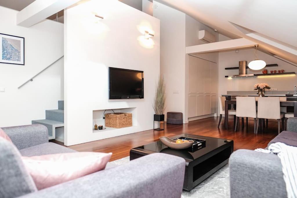 #Stayhere - Spacious Luxury Town Hall 3Bdr Apartment VNO Exterior foto
