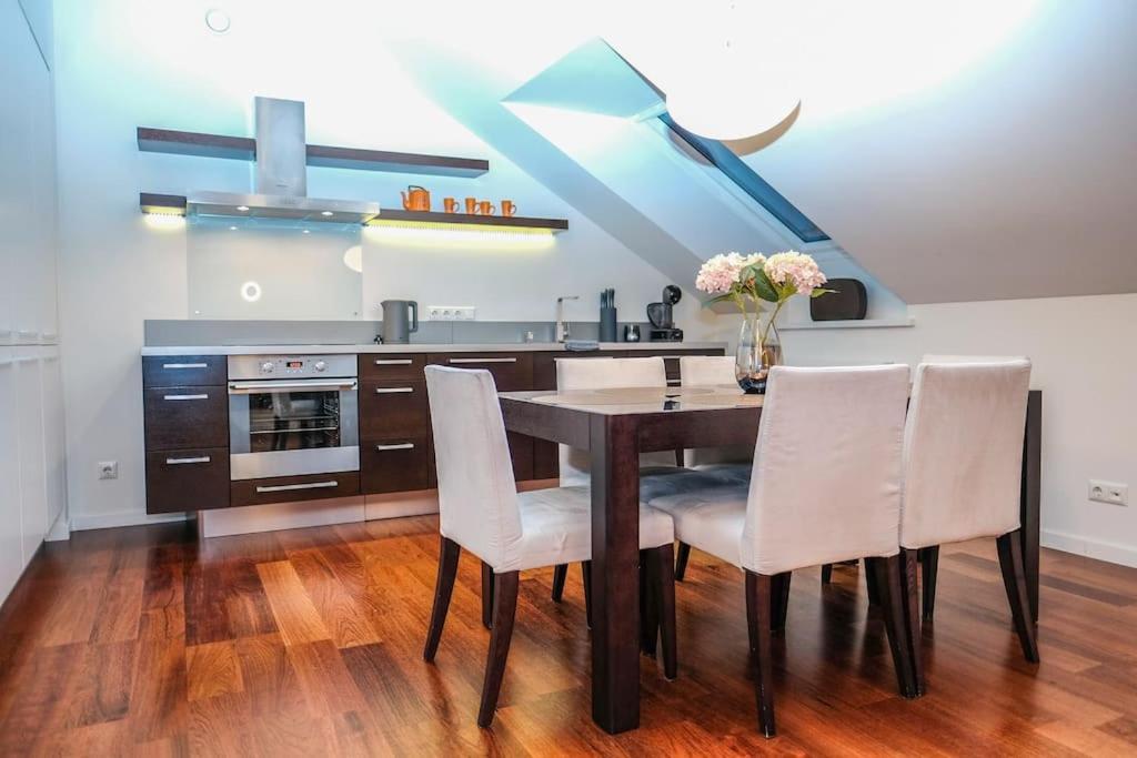 #Stayhere - Spacious Luxury Town Hall 3Bdr Apartment VNO Exterior foto