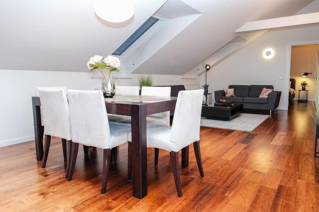 #Stayhere - Spacious Luxury Town Hall 3Bdr Apartment VNO Exterior foto